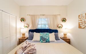 Tropical Hideaway Steps from Sarasota Bay - Sarasota, Florida