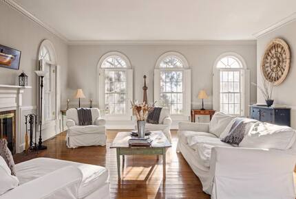 Bellavista Country Estate | A Private 60-Acre Hudson Valley Sanctuary - Old Chatham, New York