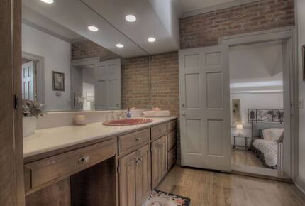 Bellavista Country Estate | A Private 60-Acre Hudson Valley Sanctuary - Old Chatham, New York