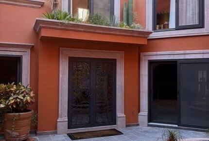 Terracotta Haven with Rooftop Fire Lounge & Courtyard Living - San Miguel de Allende, Mexico