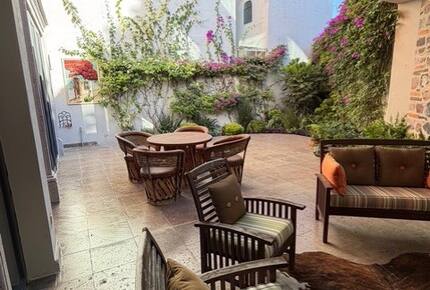 Terracotta Haven with Rooftop Fire Lounge & Courtyard Living - San Miguel de Allende, Mexico