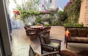 Terracotta Haven with Rooftop Fire Lounge & Courtyard Living - San Miguel de Allende, Mexico