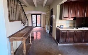 Terracotta Haven with Rooftop Fire Lounge & Courtyard Living - San Miguel de Allende, Mexico