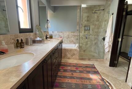 Terracotta Haven with Rooftop Fire Lounge & Courtyard Living - San Miguel de Allende, Mexico