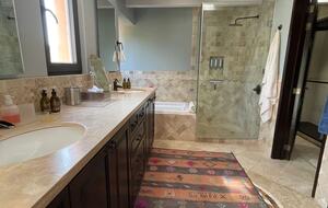 Terracotta Haven with Rooftop Fire Lounge & Courtyard Living - San Miguel de Allende, Mexico