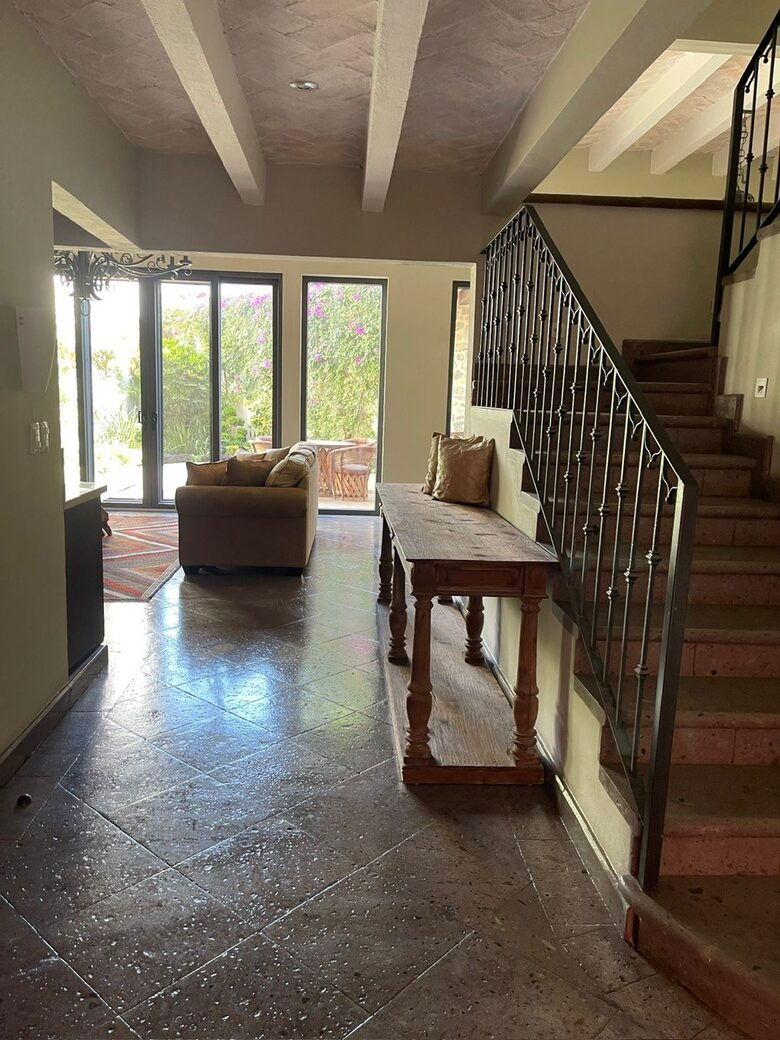 Terracotta Haven with Rooftop Fire Lounge & Courtyard Living - San Miguel de Allende, Mexico