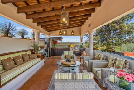 Terracotta Haven with Rooftop Fire Lounge & Courtyard Living - San Miguel de Allende, Mexico