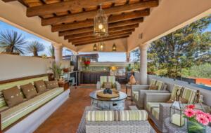 Terracotta Haven with Rooftop Fire Lounge & Courtyard Living - San Miguel de Allende, Mexico