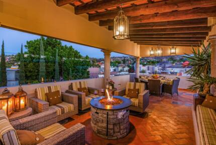 Terracotta Haven with Rooftop Fire Lounge & Courtyard Living - San Miguel de Allende, Mexico