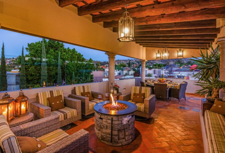 Terracotta Haven with Rooftop Fire Lounge & Courtyard Living - San Miguel de Allende, Mexico