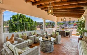 Terracotta Haven with Rooftop Fire Lounge & Courtyard Living - San Miguel de Allende, Mexico