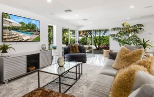 Mid-Century Glam Retreat in the Heart of Rancho Mirage - Rancho Mirage, California