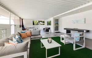 Mid-Century Glam Retreat in the Heart of Rancho Mirage - Rancho Mirage, California