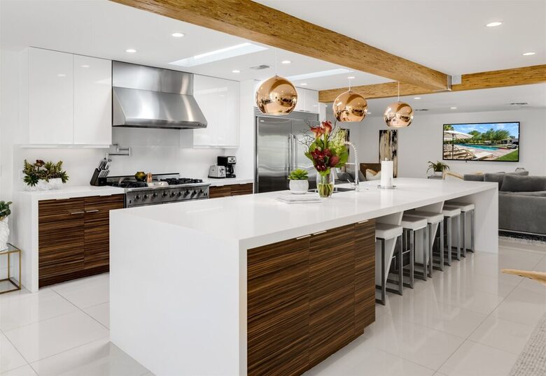 Mid-Century Glam Retreat in the Heart of Rancho Mirage - Rancho Mirage, California