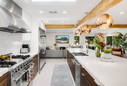 Mid-Century Glam Retreat in the Heart of Rancho Mirage - Rancho Mirage, California