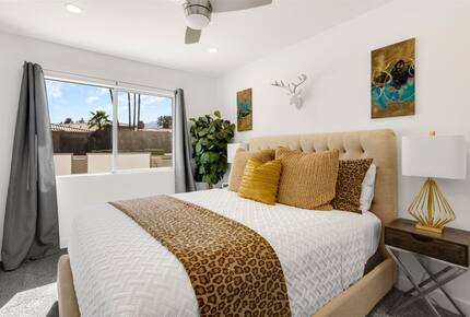 Mid-Century Glam Retreat in the Heart of Rancho Mirage - Rancho Mirage, California