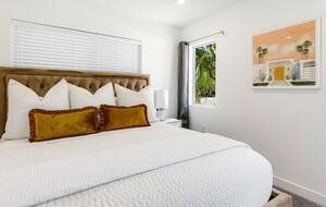 Mid-Century Glam Retreat in the Heart of Rancho Mirage - Rancho Mirage, California