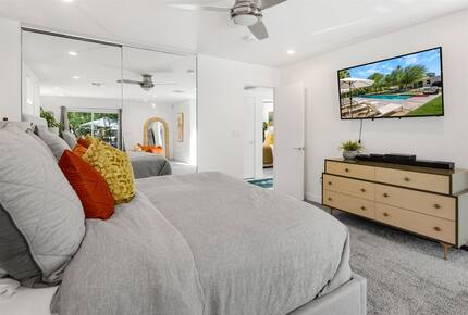 Mid-Century Glam Retreat in the Heart of Rancho Mirage - Rancho Mirage, California