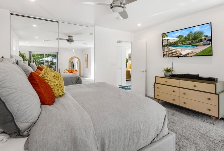 Mid-Century Glam Retreat in the Heart of Rancho Mirage - Rancho Mirage, California