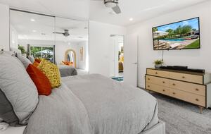 Mid-Century Glam Retreat in the Heart of Rancho Mirage - Rancho Mirage, California