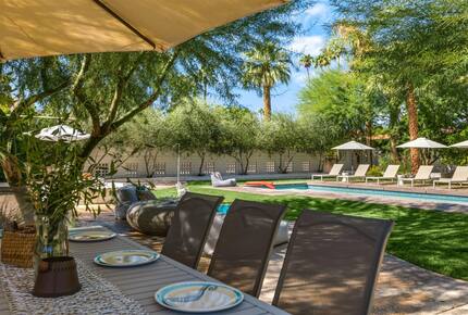 Mid-Century Glam Retreat in the Heart of Rancho Mirage - Rancho Mirage, California