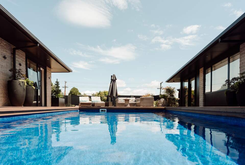 Pool to Lounging deck