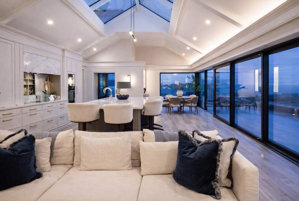 Elevated Seascape Residence in West Clare - Lahinch, Ireland