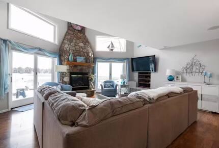 Northern Michigan Lakefront Haven - Alanson, Michigan