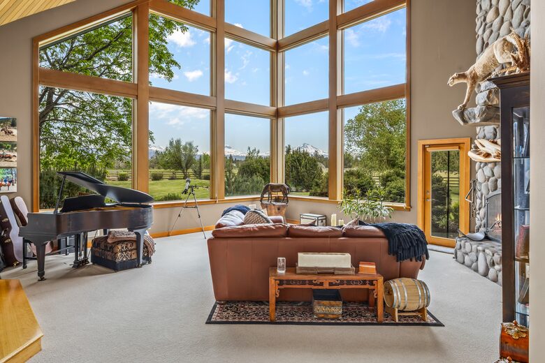 Great Room with beautiful view of the Three Sisters Mountains