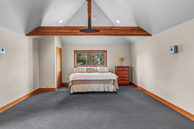 Bedroom King bed plus a bathroom