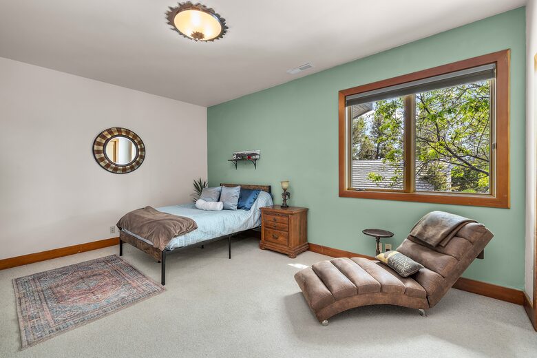 Bedroom with queen bed