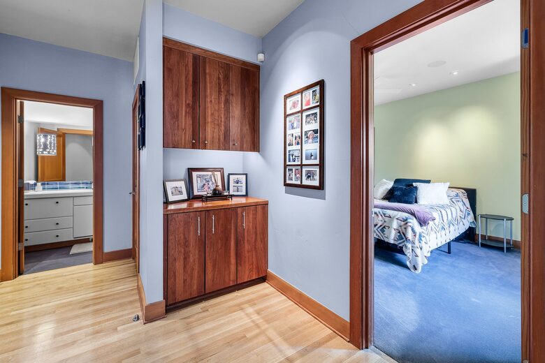 Bedroom with queen bed