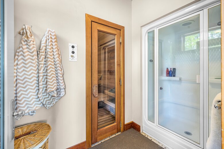 Sauna and shower room