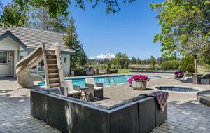 Pool, hot tub with pool house, sauna