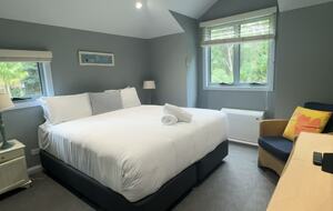 Free-Standing Coastal Retreat Steps from Blueys Beach - Blueys Beach, Australia