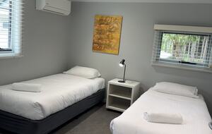 Free-Standing Coastal Retreat Steps from Blueys Beach - Blueys Beach, Australia