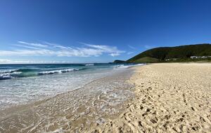Free-Standing Coastal Retreat Steps from Blueys Beach - Blueys Beach, Australia