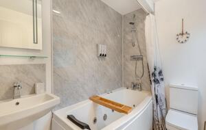 A Cosy Countryside Escape in Rural Nottinghamshire - Elkesley, United Kingdom