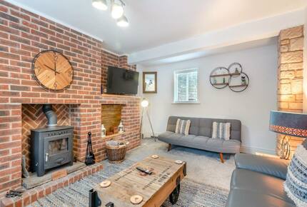 A Cosy Countryside Escape in Rural Nottinghamshire - Elkesley, United Kingdom