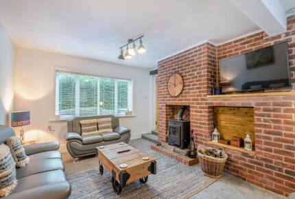 A Cosy Countryside Escape in Rural Nottinghamshire - Elkesley, United Kingdom