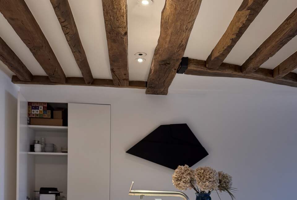 Elegant Seine-Side Loft in Historic Paris - Paris, France