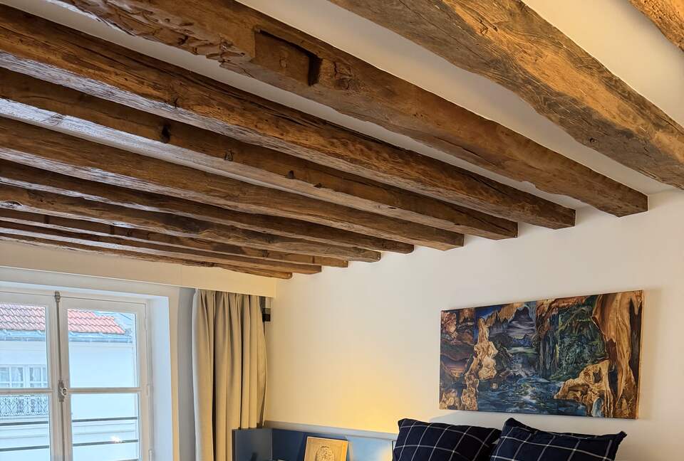 Elegant Seine-Side Loft in Historic Paris - Paris, France