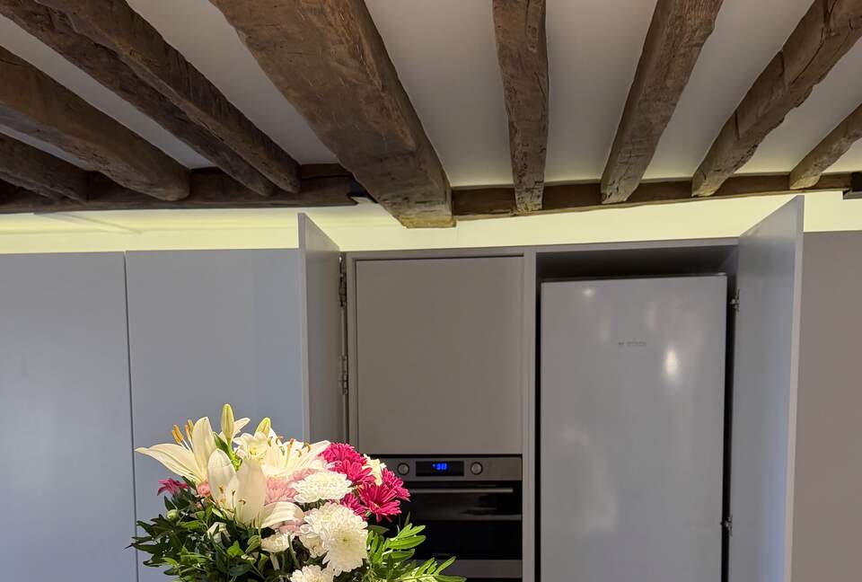 Elegant Seine-Side Loft in Historic Paris - Paris, France