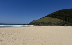 Free-Standing Coastal Retreat Steps from Blueys Beach - Blueys Beach, Australia