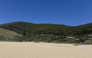 Free-Standing Coastal Retreat Steps from Blueys Beach - Blueys Beach, Australia