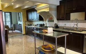 Terracotta Haven with Rooftop Fire Lounge & Courtyard Living - San Miguel de Allende, Mexico