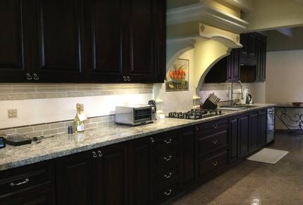 Terracotta Haven with Rooftop Fire Lounge & Courtyard Living - San Miguel de Allende, Mexico