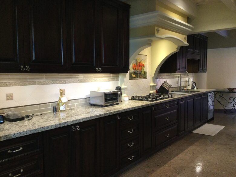 Terracotta Haven with Rooftop Fire Lounge & Courtyard Living - San Miguel de Allende, Mexico