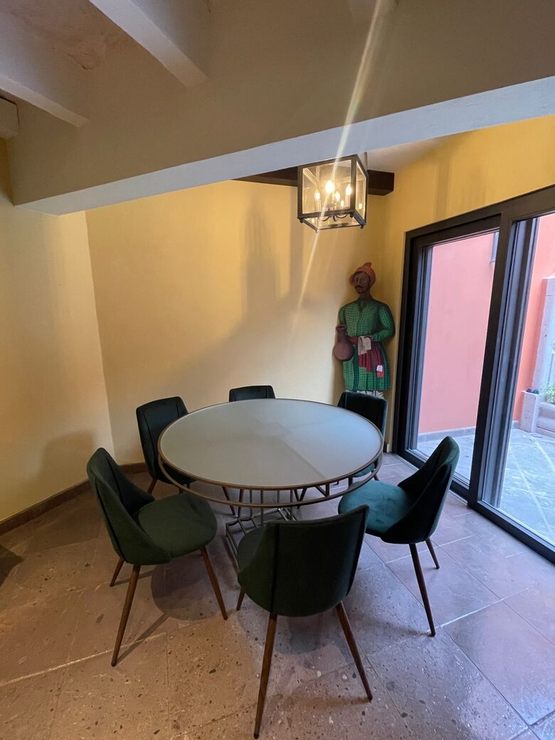 Terracotta Haven with Rooftop Fire Lounge & Courtyard Living - San Miguel de Allende, Mexico