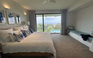 Modern beach house with 180 degree bay views - Melbourne, Australia